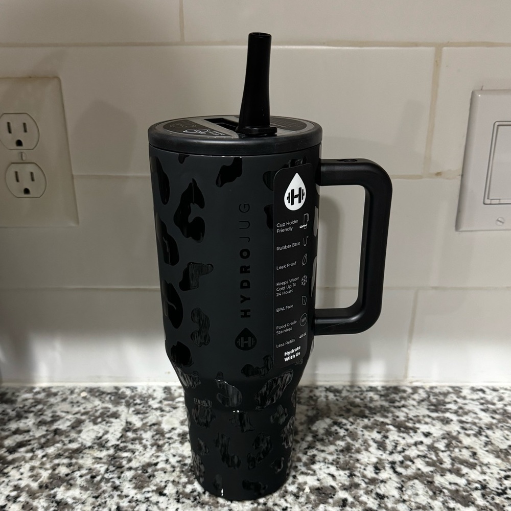 HydroJug Traveler - black leopard- brand new